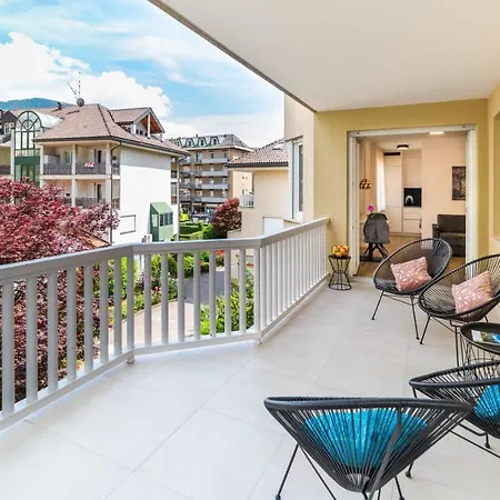 Citypointapartments- Theatre *