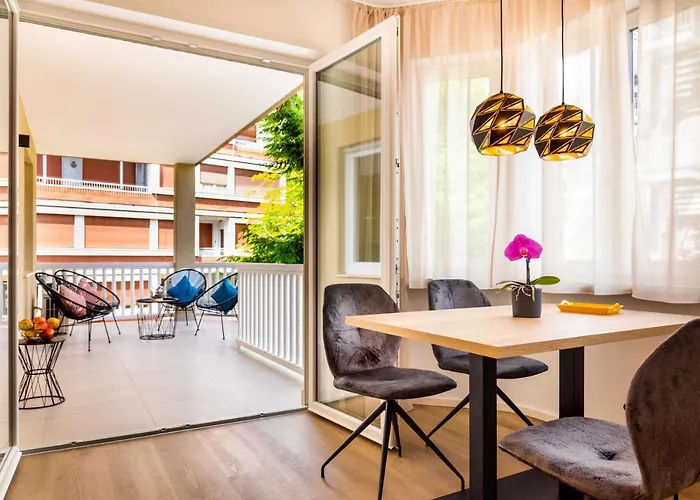 Citypointapartments- Theatre Daire Merano